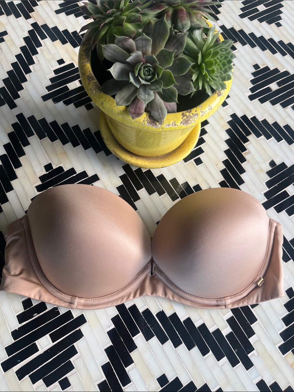 Victoria’s Secret Very Sexy Strapless Padded Nude Bra